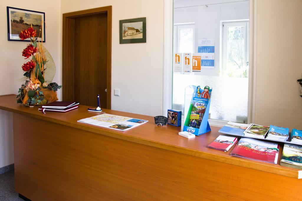 Gaestehaus Zur Kurve Цирндорф Екстериор снимка