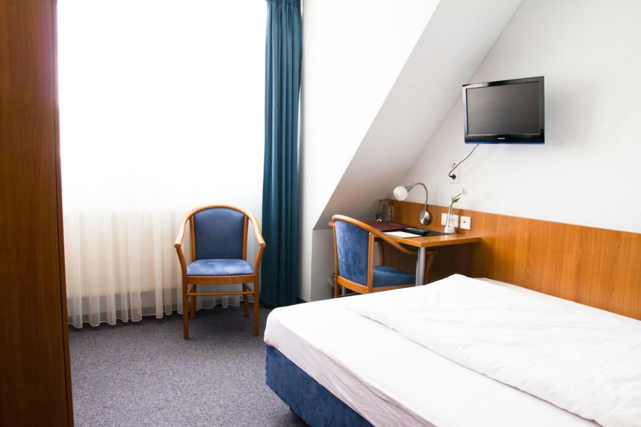 Gaestehaus Zur Kurve Цирндорф Екстериор снимка