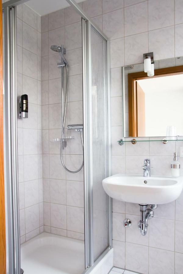 Gaestehaus Zur Kurve Цирндорф Екстериор снимка